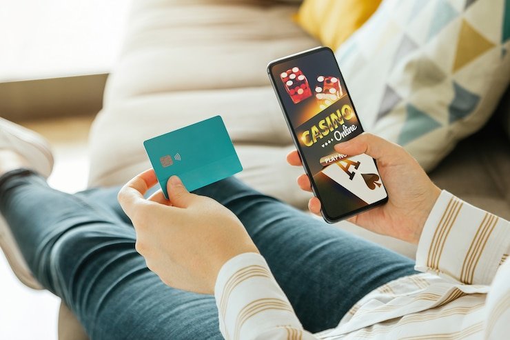 Pusat komando keamanan digital memantau proteksi data secara real-time